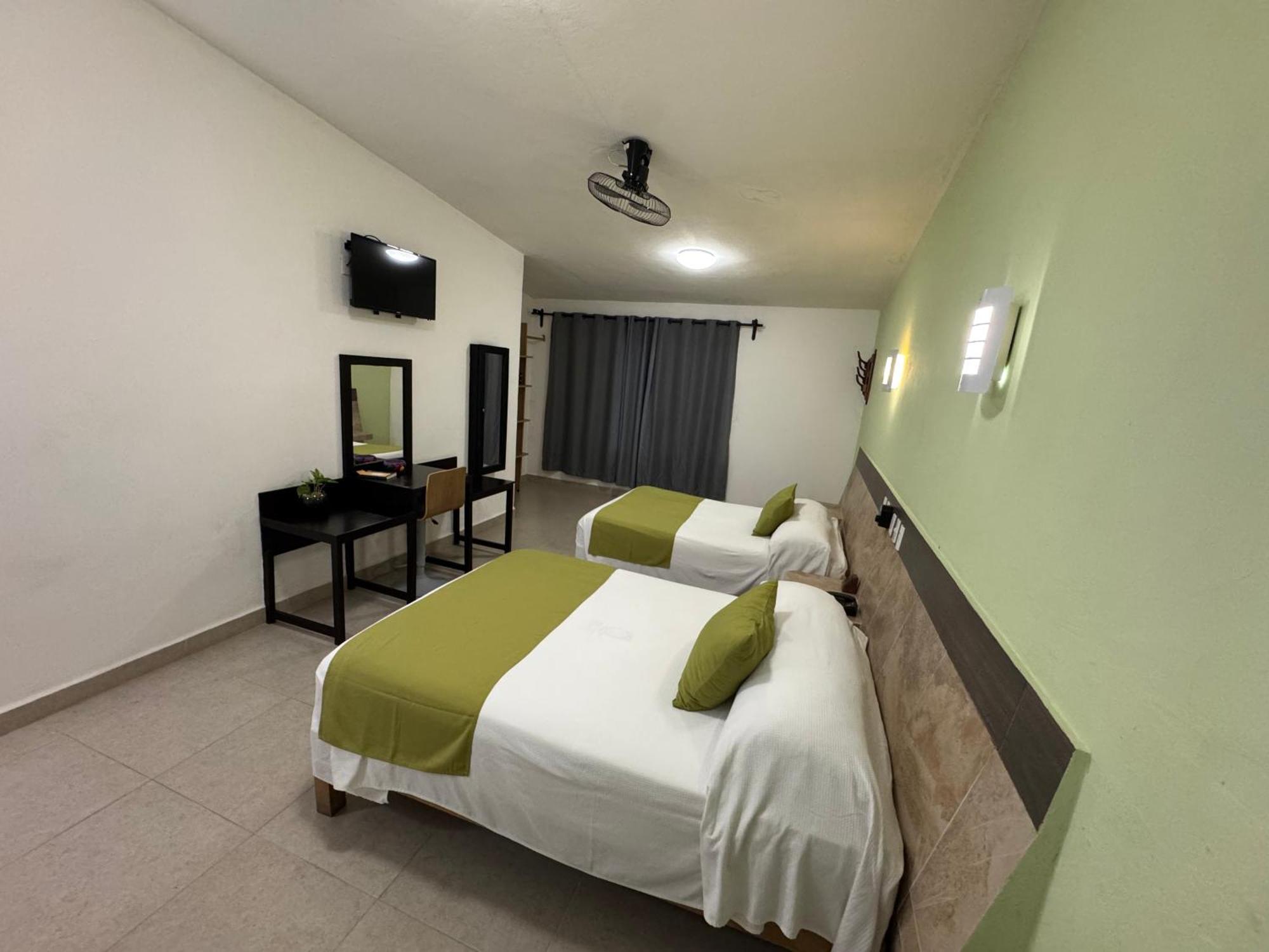 Hotel D Marco Exxpres Паленке Екстериор снимка