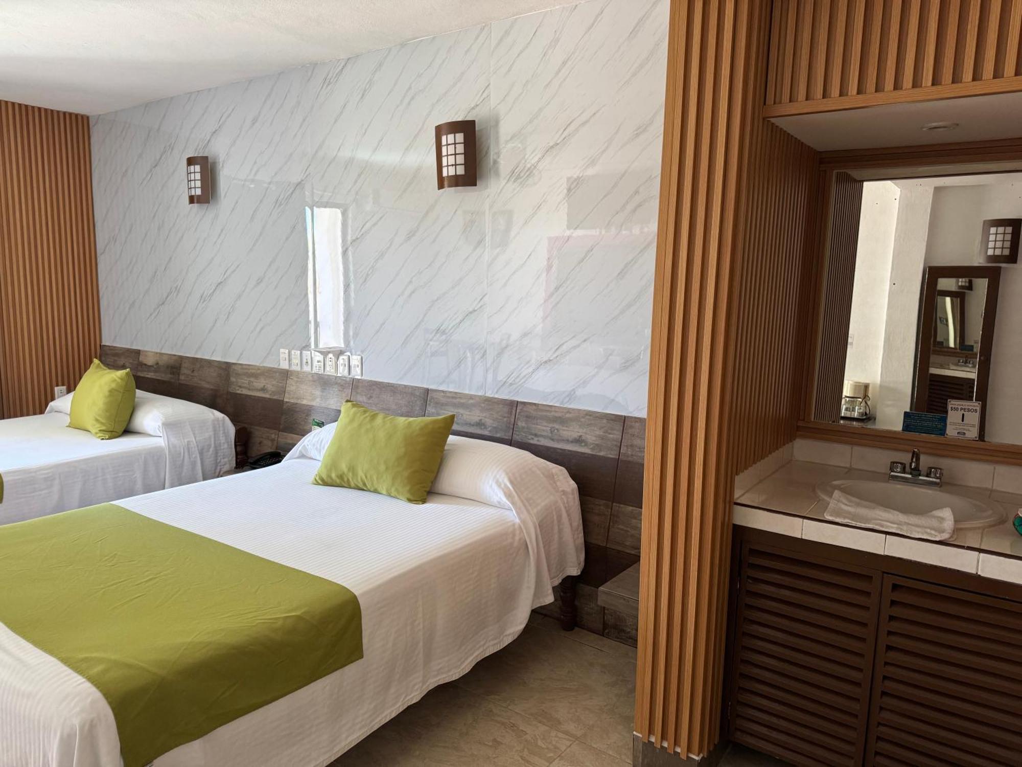Hotel D Marco Exxpres Паленке Екстериор снимка
